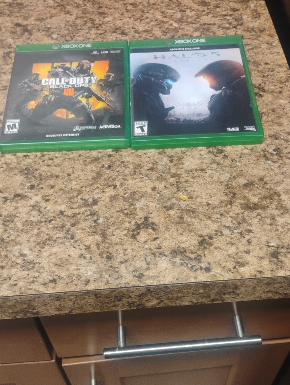 Microsoft Xbox One Call of Duty: Black Ops III & Halo 5 Guardians